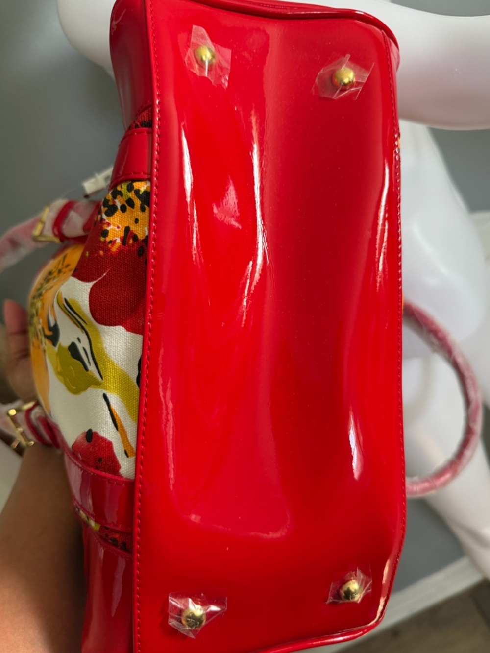 St. John Red Floral Shoulder Bag with Dust Bag New $250 - Picture 6 of 12